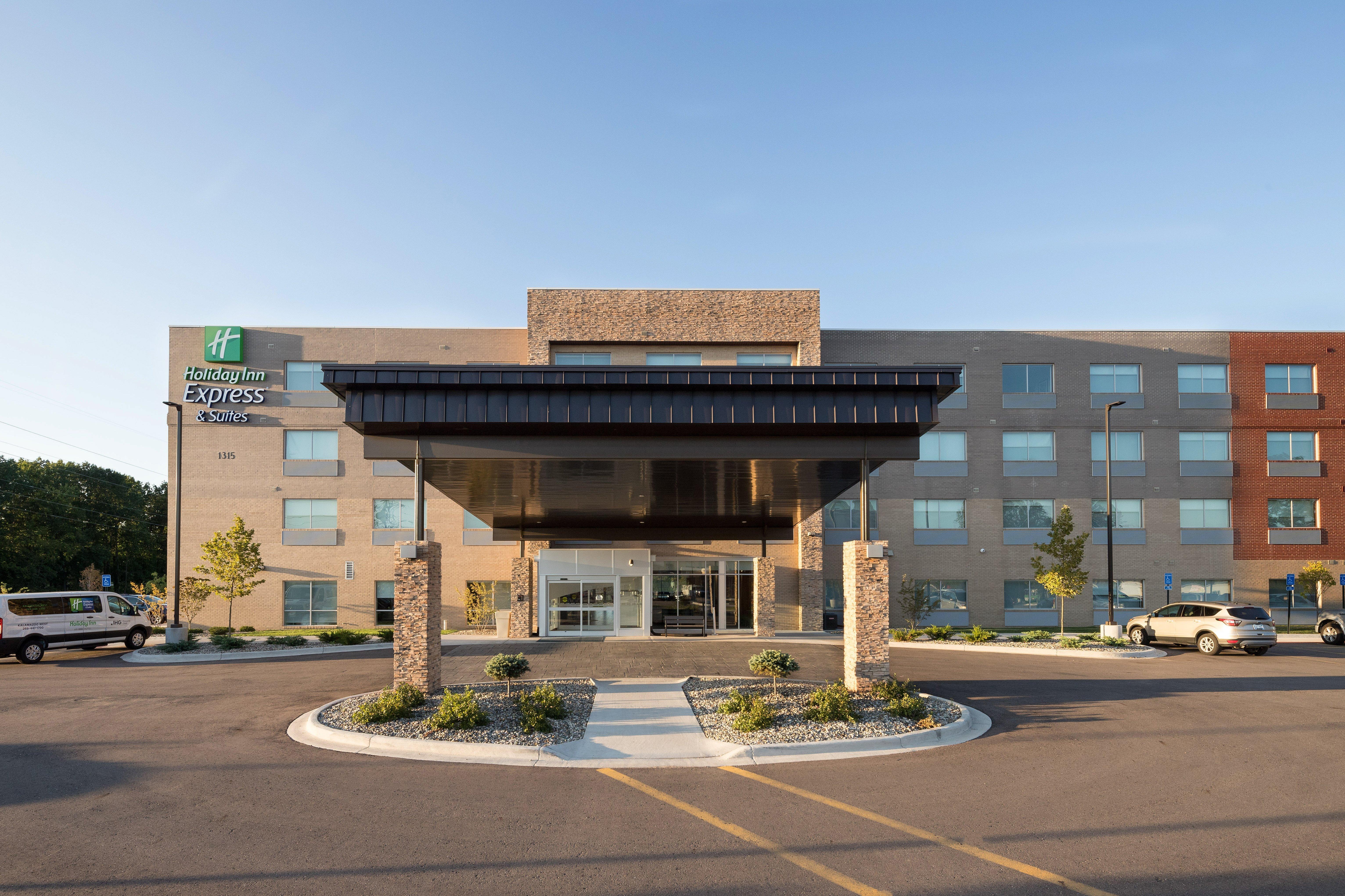 Holiday Inn Express & Suites Kalamazoo West Exterior foto